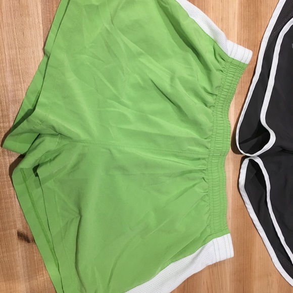Under Armour Running Shorts - Picture 4 of 8